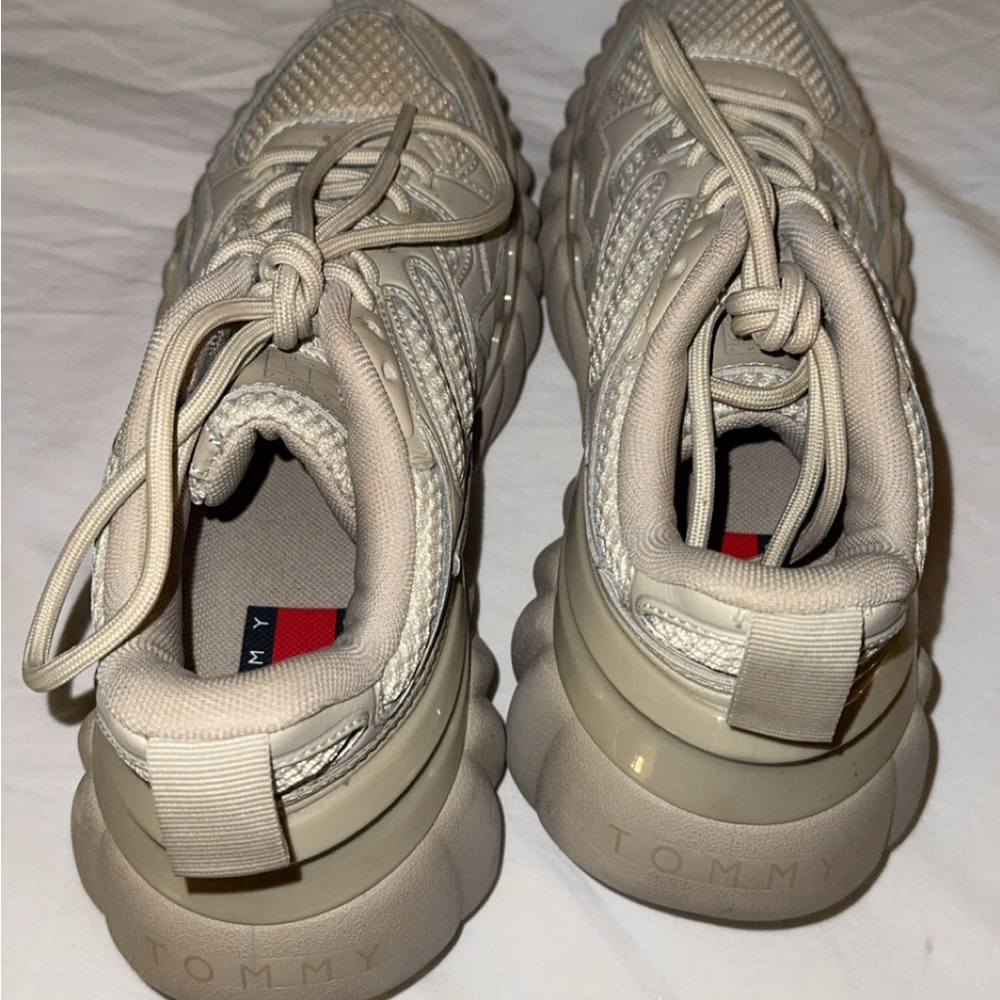 Tommy Hilfiger Beige Sneakers